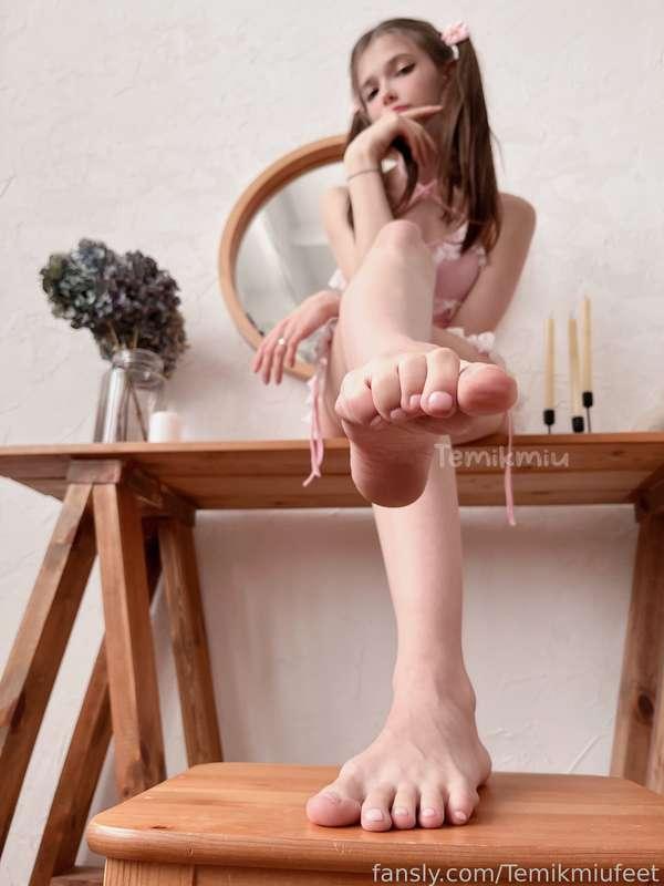 temikmiufeet image #1