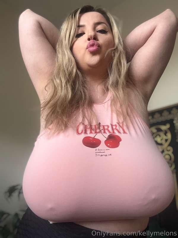 How’s the weekend going boys ? 💕💕