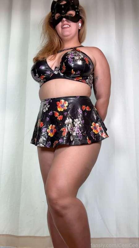 This lingerie gives such easy access to my chubby tits and pussy. 😝