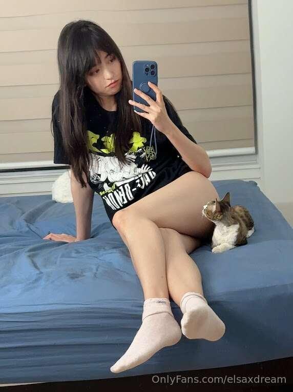 Can you stare at me like my cat does ;)