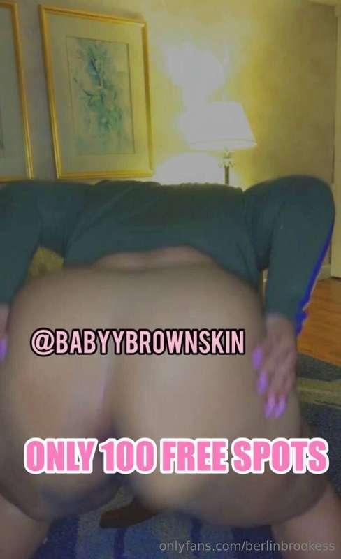 HOTTEST ORGY OUT 😳💦 @BABYYBROWNSKINFREE FOR THE NEXT 20 FANS..
