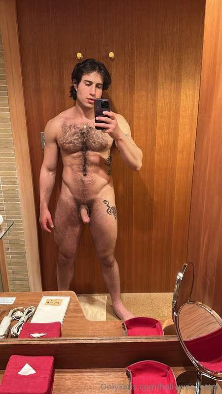Hard and horny in Japan right now at my ryokan 🥵