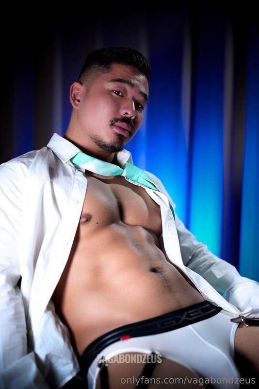 Today’s shoot with Sai🇯🇵 had it all:✅ Salaryman vibes✅ Inten..