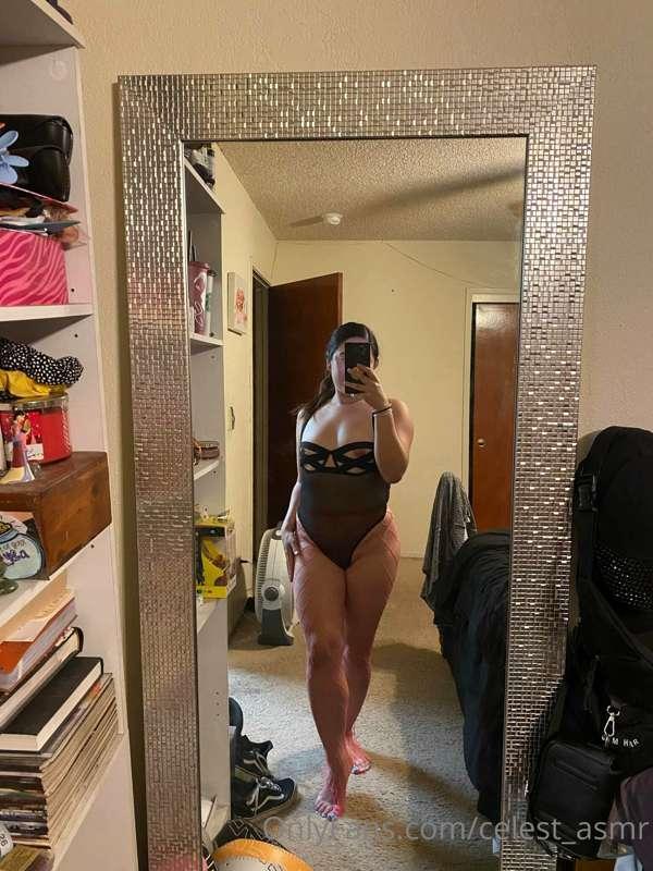 Fish nets and lingerie. My favorite 😘