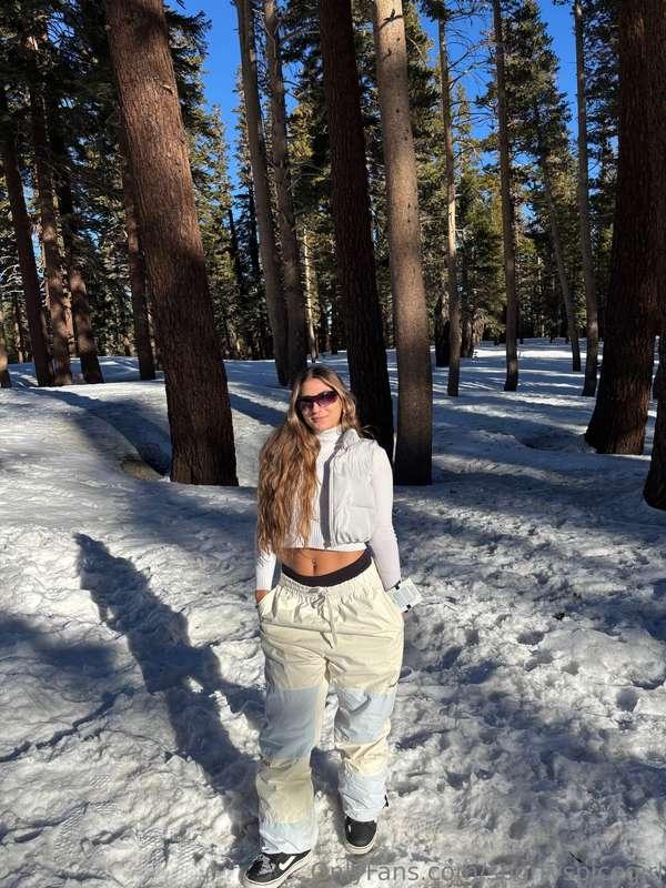 Snow Bunny 🐰❄️