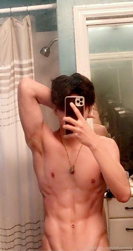Look at that V