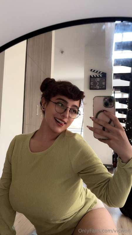 Omg 🥶 it’s sooo cold, you can totally tell in my pics... 👀 h..