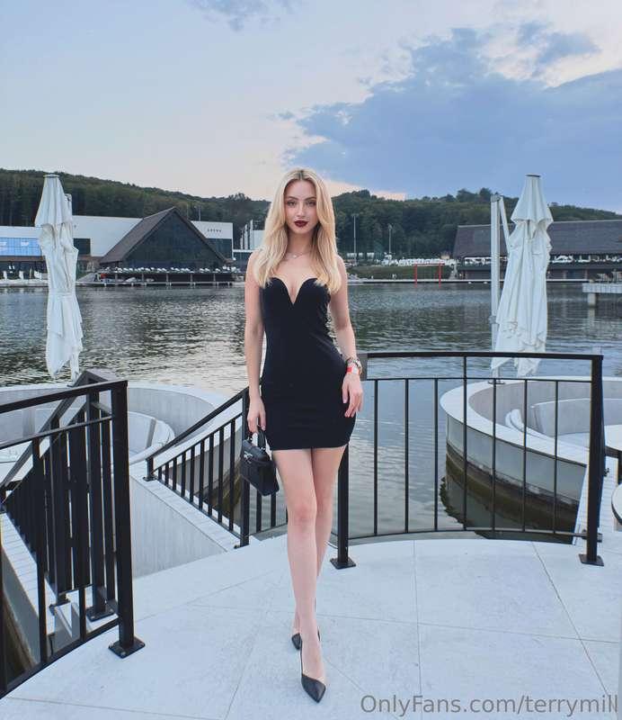 Today was the perfect day for a boat walk! 🚤  The sun was sh..