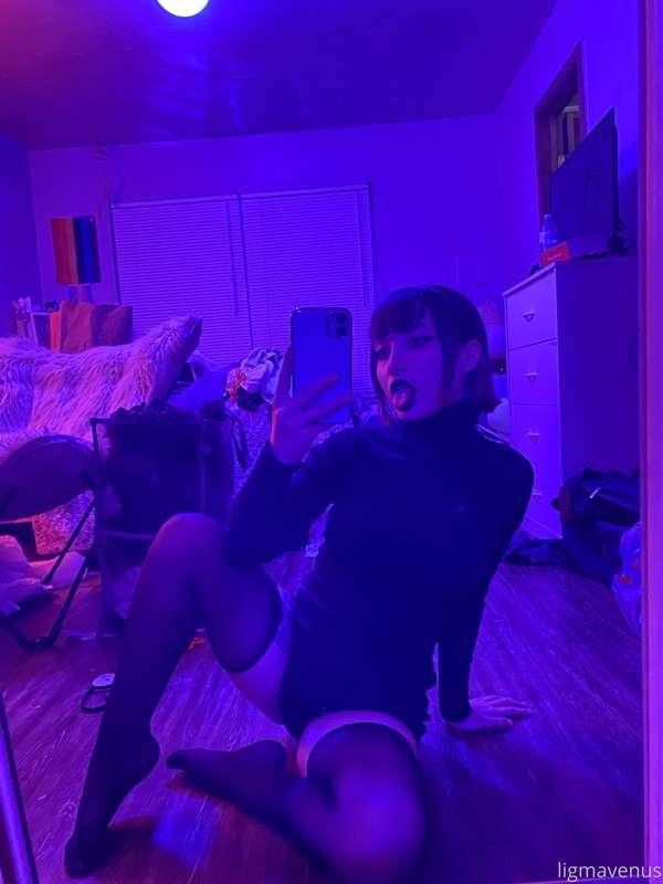 some mavis for u hehe 🖤