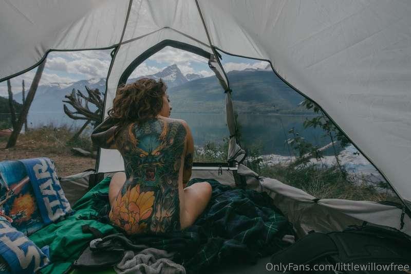 Its camping season again! Wanna be my nature partner? 🌲🏕