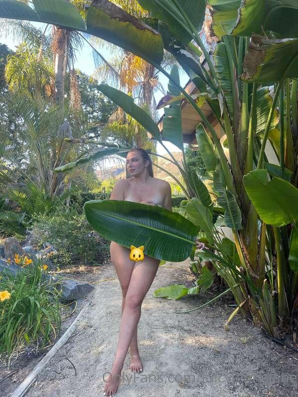 😍 I just sent you a huge bundle of outdoor NUDES!