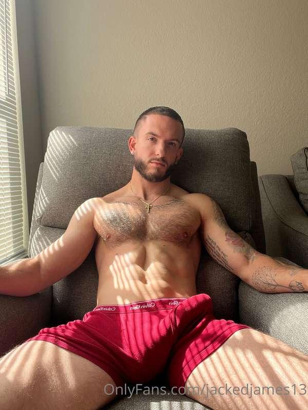 Good morning everyone, let the sun shine in a little some na..