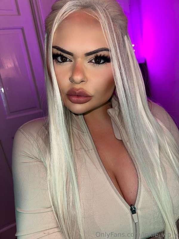 Let’s see if blondes really have more fun 😈