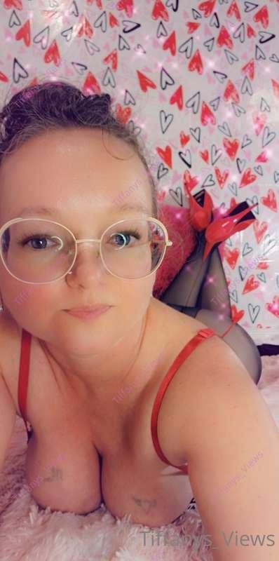 Lingerie, heels, hose, and all fun 🎀For completely unlocked ..