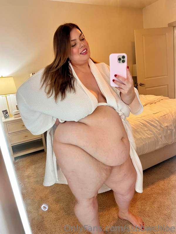 Happy Monday - I was busy stuffing my face and posting my as..