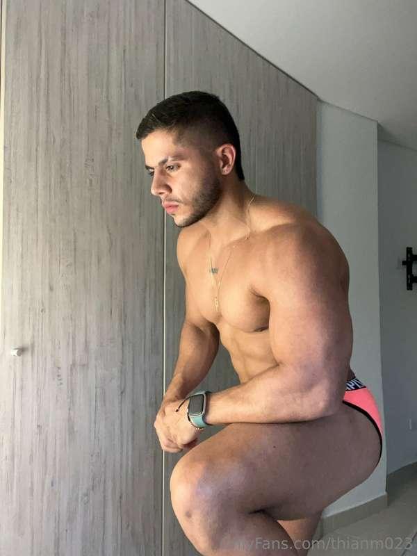Rico, would you smell mine? 😋🦍🍆🍆🍆