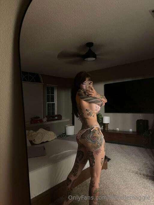 you have no idea how wet my pussy is rn 😈 we’d def make a me..