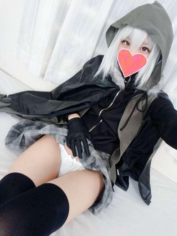 I asked my boyfriend to wear Lord Elmeroi-like clothing.
I l..