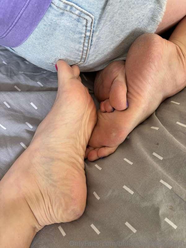 billiandlyndseysfeet image #1