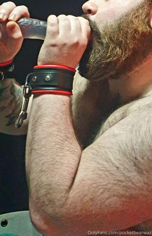 Need a cock to worship 😋🍆