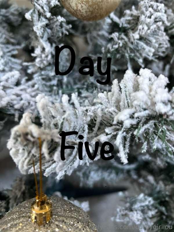 On the fifth day of Christmas I give you… A juicy ass to spa..