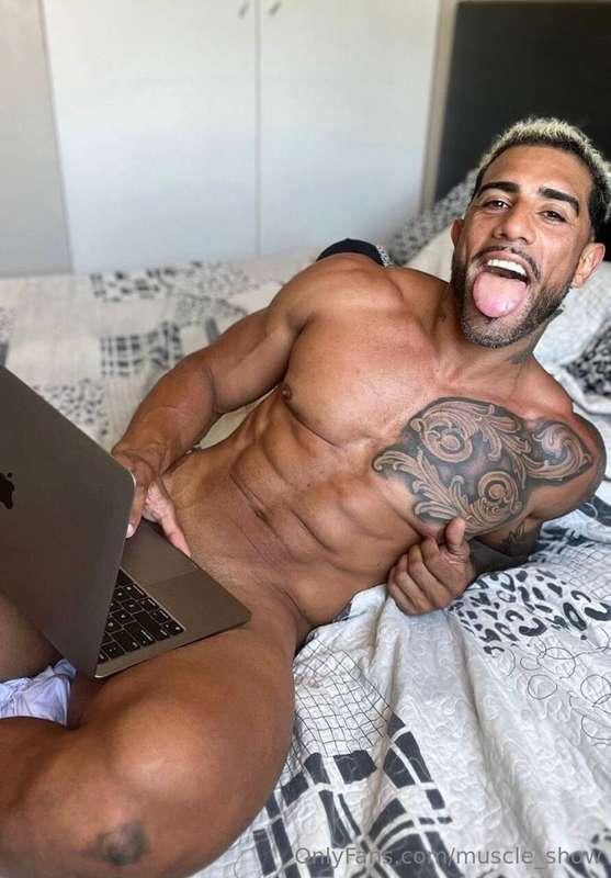 Hello, gorgeous 😍 this is my hot friend @marchioamorocho 🥵🔥🔥..