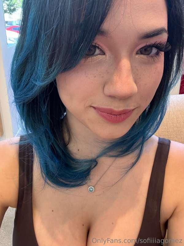 okk so... new cosplay ideas?? (respond to my story ♡♡)