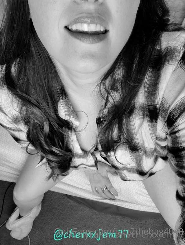 2nd ROUND BEST BLACK/WHITE PHOTO!!! Vote for best black/whit..