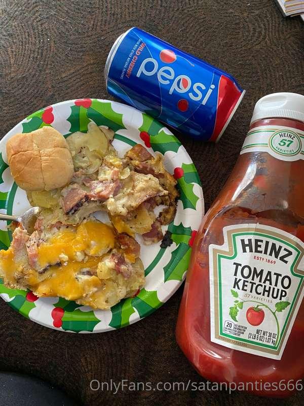 Oh my gosh I almost forgot to share what I ate today!!
I hon..