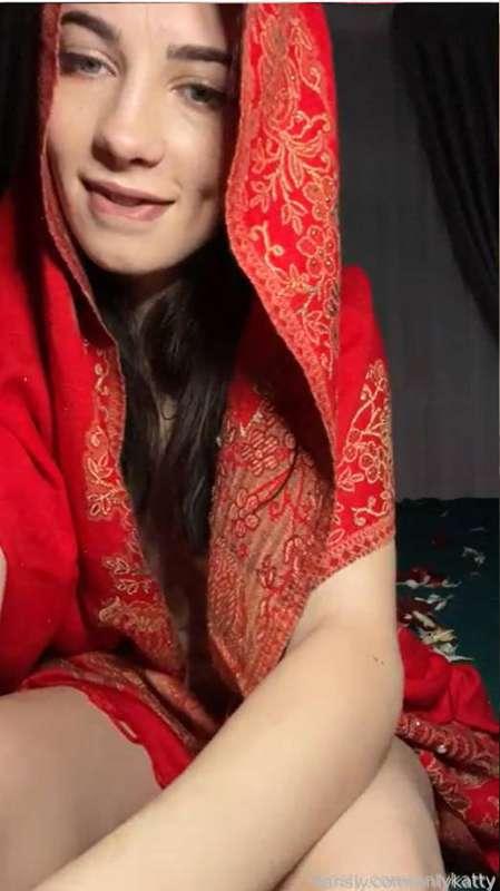 I wanna prove and show to you how I handle big cocks. Sucking and f💥cking myself with it until my pussy cream flows. 😈💯🔥🔞🍆💦

#hijab #arabic #sinner #secret #mysterious #sexy #naughty #kinky #horny #hot #seductive #tempting #sensual #toys #petite #fitgirl #lingerie #natural #amateur #fyp