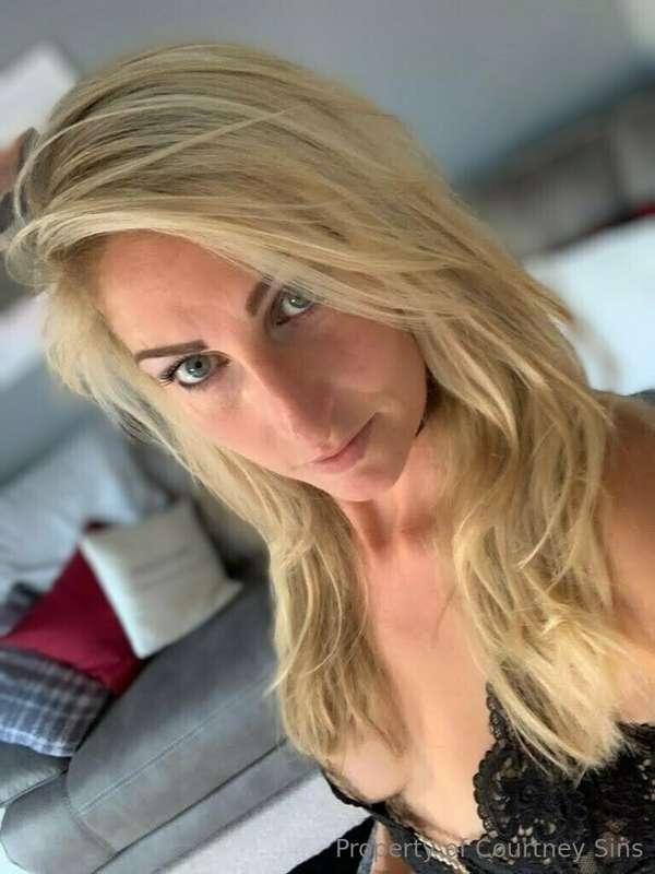 courtneysinsxo main image