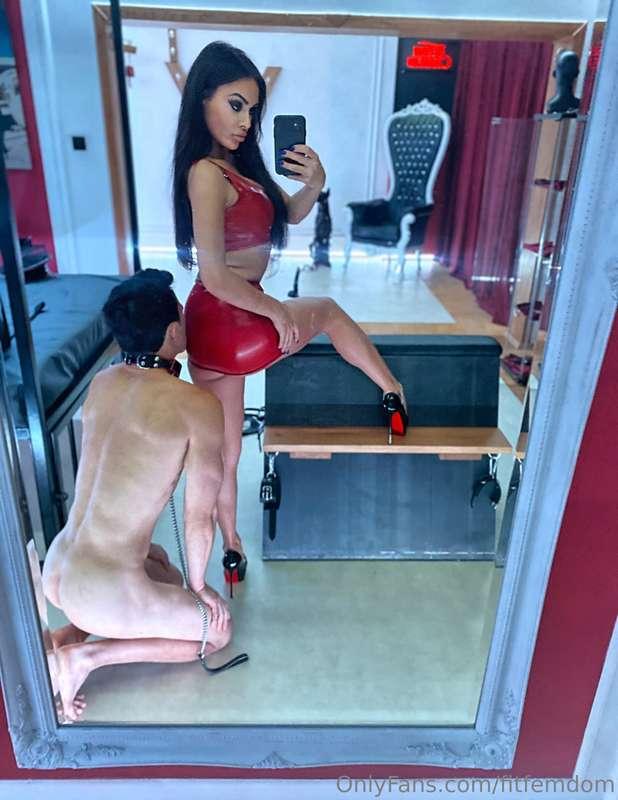 fitfemdom image #0