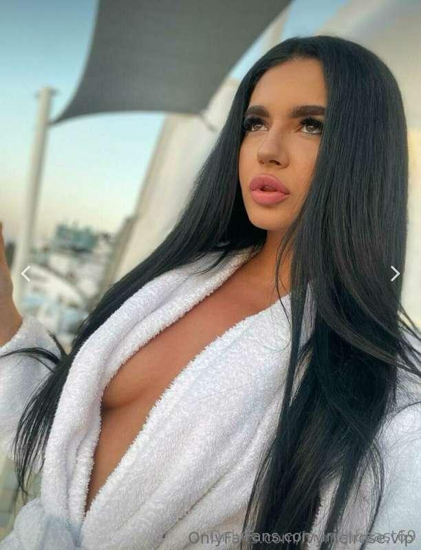 ➡️ GO FOLLOW AND SUPPORT THIS BABE 🥰

Ask me for customs con..