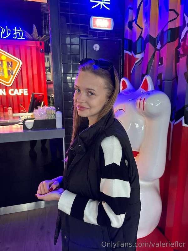 I've been to a Chinese cafe and I really liked it 🍜 The best..