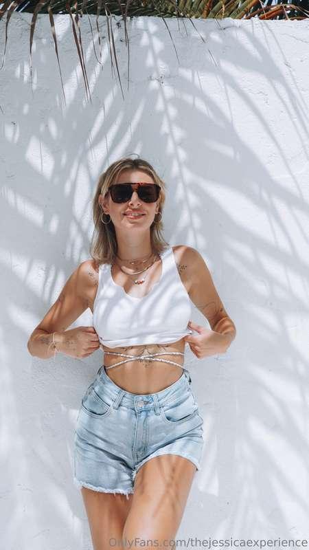 Heatwaves and good days!🖤