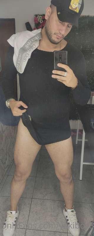 It's hot and clothes bother me, do you want to see how it go..