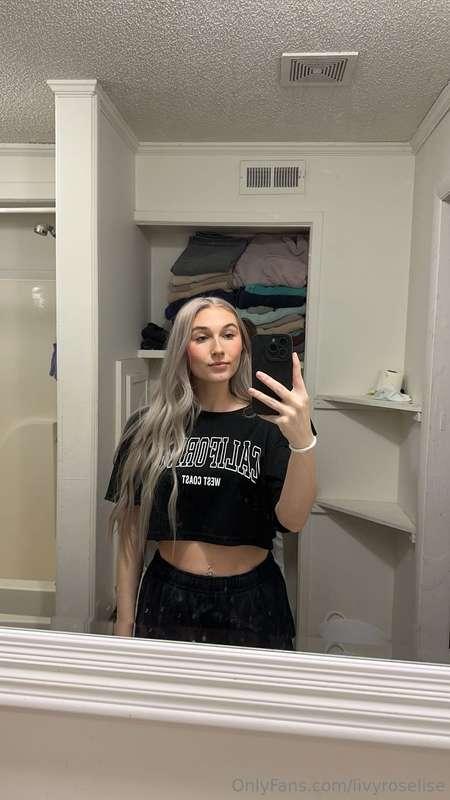 heyy wanna enjoy the day with me?🤭