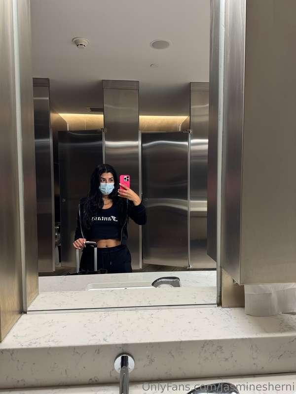 Want me to show more? 💋