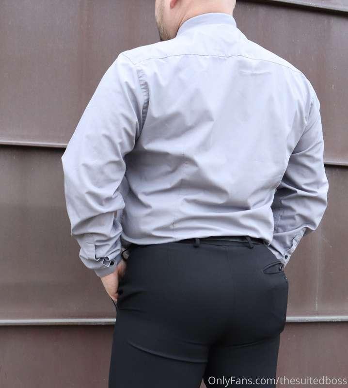 thesuitedboss image #0