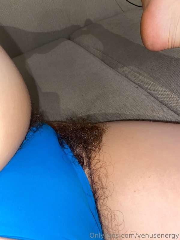 The tuft of hair is so cute 🥹💦
