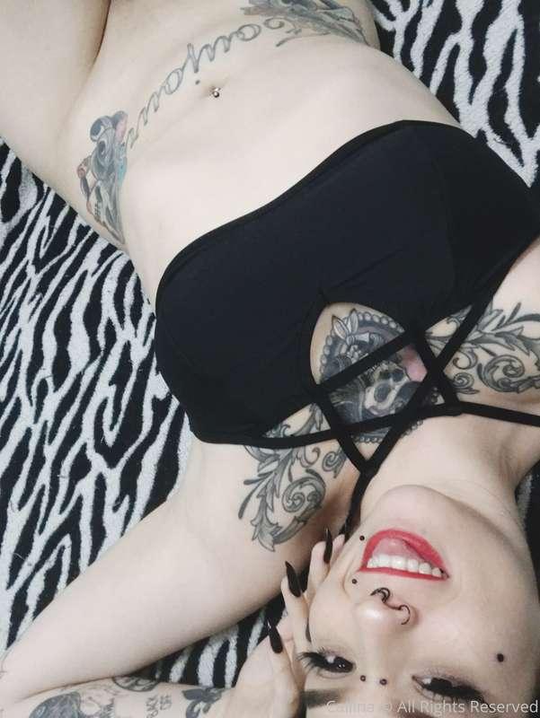 Lazy goth girl