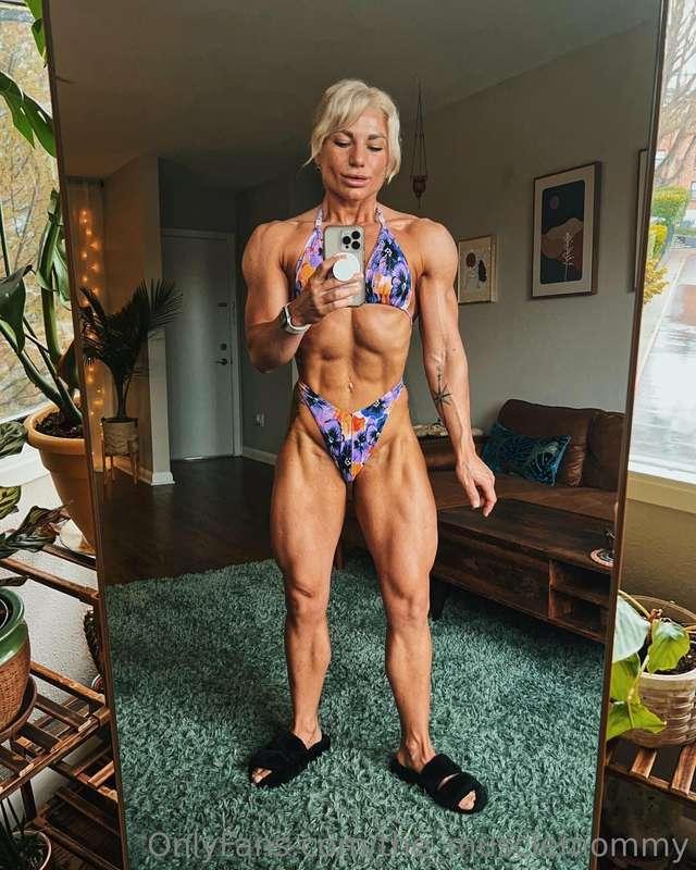 10 weeks out today… how am I looking?