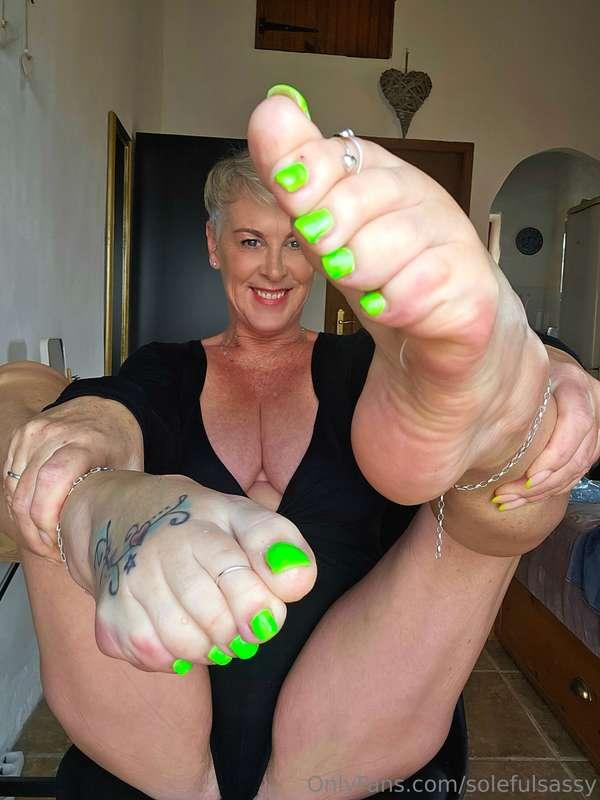 New pedi 💚 would look good in ya mouth don't ya think? 💚