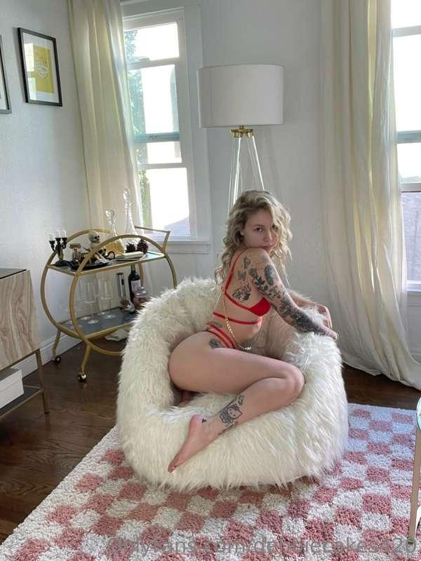 Pics on my favorite chair a cutie got me from my Amazon wish..