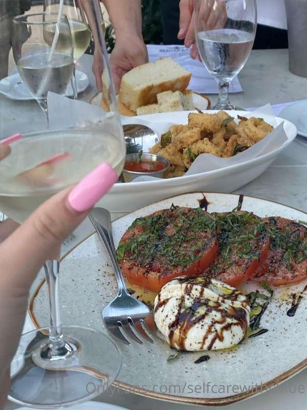 The perfect meal to end my Saturday night! Did you guys deci..