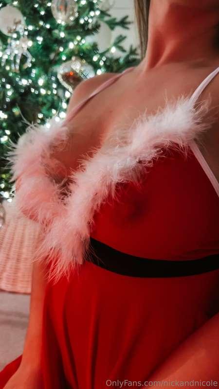 Happy Christmas Eve from me and my tits ❤️🤶🏼