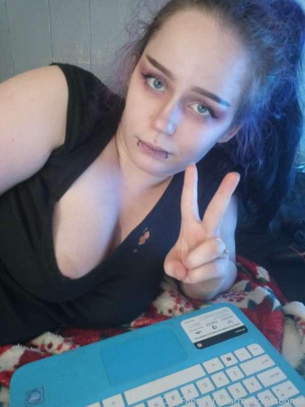 Your Grave GF says Happy October 1st!