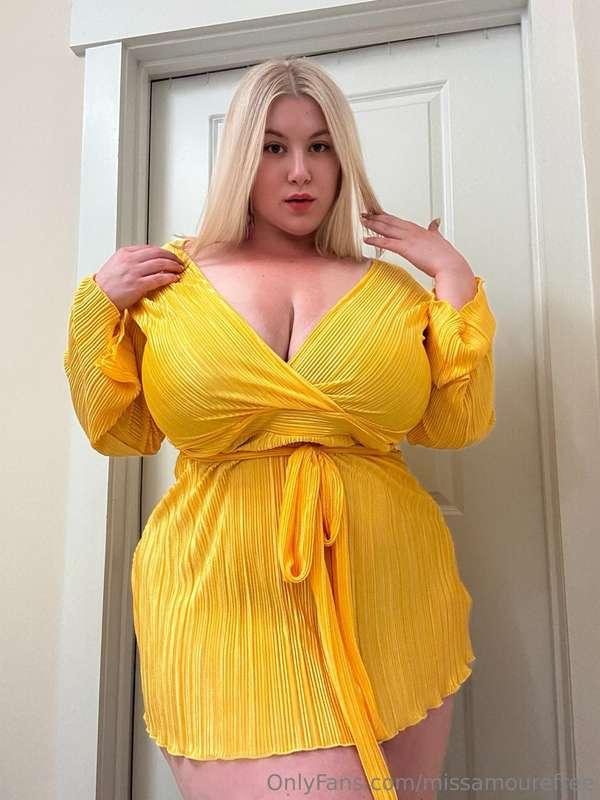 It's thicc Thursday and I'm all ready for you 😏https://onlyf..