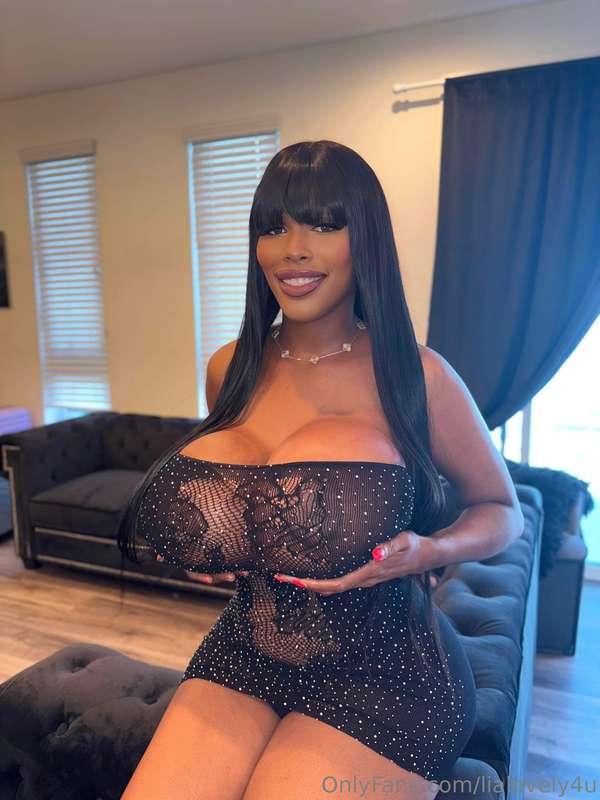 Custom Naked 1 Minute Shoutout Videos for only $50😍. Send me..