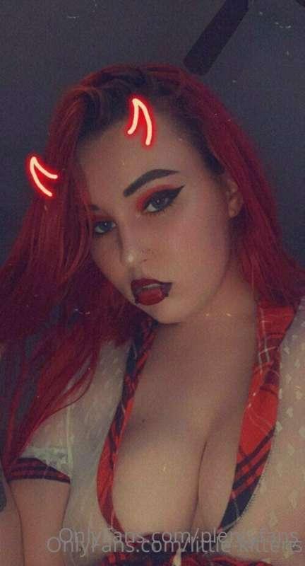 Sexy and horny red head waiting for you to cum join her! Her..